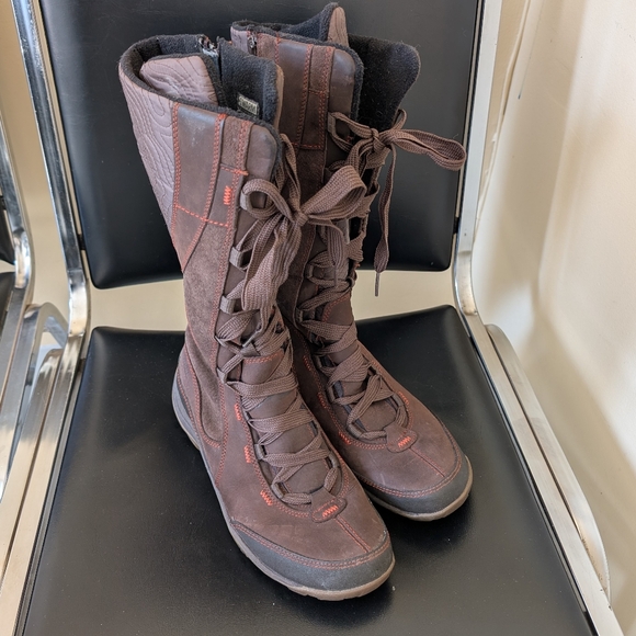 Merrell Winter Boots - Picture 2 of 8